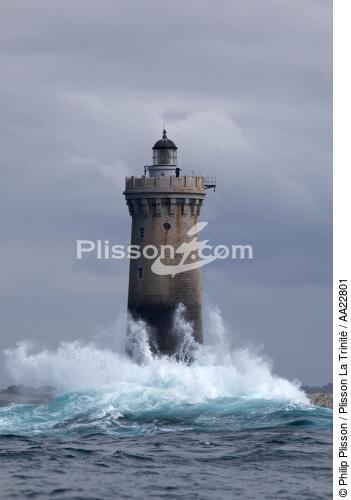 Le phare du Four. - © Philip Plisson / Plisson La Trinité / AA22801 - Nos reportages photos - Phare [29]