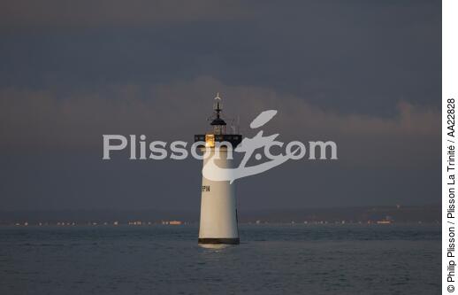 Le phare de la Pierre de Herpin. - © Philip Plisson / Plisson La Trinité / AA22828 - Nos reportages photos - Ille & Vilaine