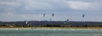 Kitesurf à Lancieux. © Philip Plisson / Plisson La Trinité / AA23071 - Nos reportages photos - Ville [22]