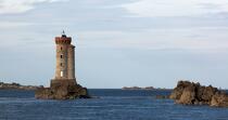 Le phare de la Croix à l'entrée du Trieux © Philip Plisson / Plisson La Trinité / AA23084 - Nos reportages photos - De Paimpol aux Sept-Iles