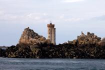 Le phare de la Croix à l'entrée du Trieux. © Philip Plisson / Plisson La Trinité / AA23094 - Nos reportages photos - De Paimpol aux Sept-Iles