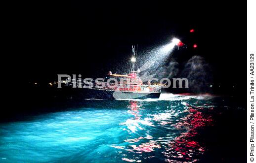 Canot de sauvetage - SNSM - © Philip Plisson / Plisson La Trinité / AA23129 - Nos reportages photos - Nuit