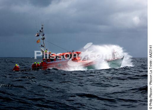 Canot de sauvetage - SNSM - © Philip Plisson / Plisson La Trinité / AA23141 - Nos reportages photos - Sauvetage en mer