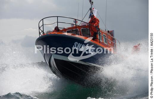 Canot de sauvetage - SNSM - © Philip Plisson / Plisson La Trinité / AA23150 - Nos reportages photos - Sauvetage en mer
