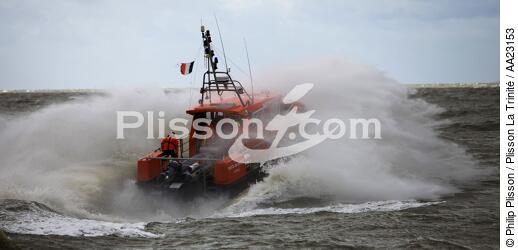 Canot de sauvetage - SNSM - © Philip Plisson / Plisson La Trinité / AA23153 - Nos reportages photos - Sauveteur en mer