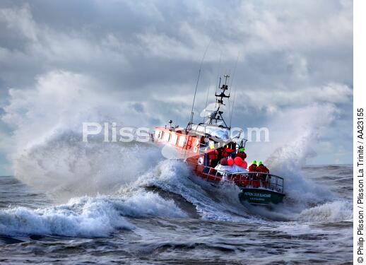 Lifeboat of Oleron island. - © Philip Plisson / Plisson La Trinité / AA23155 - Photo Galleries - Sea Rescue