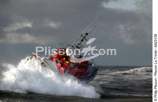 Le canot tout temps de l'île d'Oléron. - © Philip Plisson / Plisson La Trinité / AA23158 - Nos reportages photos - Sauvetage en mer