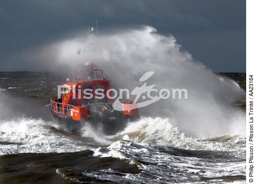Canot de sauvetage - SNSM - © Philip Plisson / Plisson La Trinité / AA23164 - Nos reportages photos - Sauveteur en mer