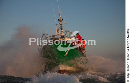 Canot de sauvetage - SNSM - © Philip Plisson / Plisson La Trinité / AA23166 - Nos reportages photos - Sauveteur en mer