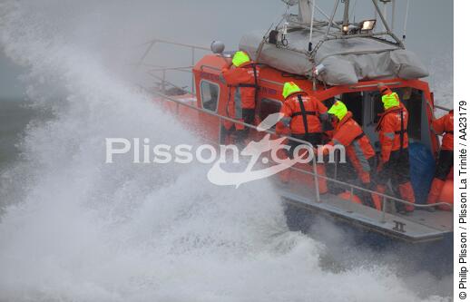 Canot de sauvetage - SNSM - © Philip Plisson / Plisson La Trinité / AA23179 - Nos reportages photos - Sauvetage en mer