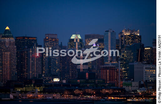 Manhattan de nuit - © Philip Plisson / Plisson La Trinité / AA23191 - Nos reportages photos - Manhattan