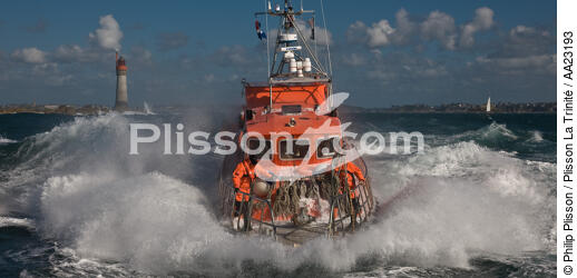 Canot SNSM de St Malo - © Philip Plisson / Plisson La Trinité / AA23193 - Nos reportages photos - Phare [35]