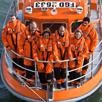 Lifeboat crew members from Damgan © Philip Plisson / Plisson La Trinité / AA23200 - Photo Galleries - Lifeboat society
