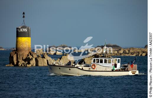 Devant Loguivy de la mer - © Philip Plisson / Plisson La Trinité / AA23307 - Nos reportages photos - Cardinale
