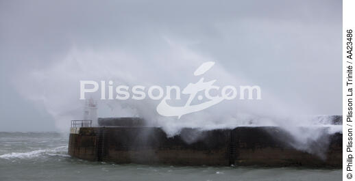 Gale on Quiberon - © Philip Plisson / Plisson La Trinité / AA23486 - Photo Galleries - Breakwater