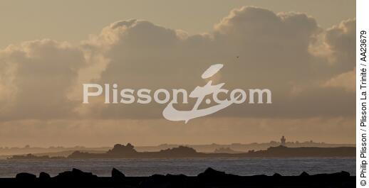 Kéréon lighthouse - © Philip Plisson / Plisson La Trinité / AA23679 - Photo Galleries - Molène [Archipelagos of]