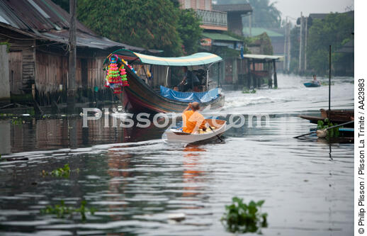 Moine à Bangkok. - © Philip Plisson / Plisson La Trinité / AA23983 - Nos reportages photos - Chao Praya