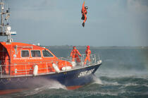 Rescue exercise in Bay of Quiberon. © Philip Plisson / Plisson La Trinité / AA23989 - Photo Galleries - Air transport