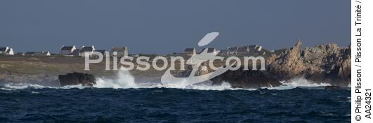 Ouessant island - © Philip Plisson / Plisson La Trinité / AA24321 - Photo Galleries - Pern [The headland of]