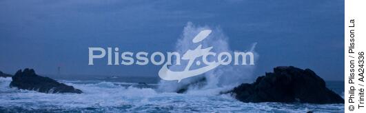 Ouessant - © Philip Plisson / Plisson La Trinité / AA24336 - Nos reportages photos - Ciel gris