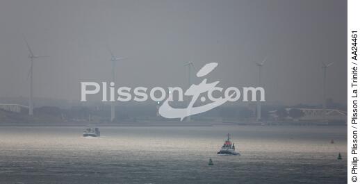 Rotterdam - © Philip Plisson / Plisson La Trinité / AA24461 - Nos reportages photos - Eolienne