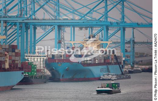 Le port de Rotterdam - © Philip Plisson / Plisson La Trinité / AA24470 - Nos reportages photos - Porte-conteneurs