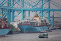 Le port de Rotterdam © Philip Plisson / Plisson La Trinité / AA24470 - Nos reportages photos - Porte-conteneurs, la démesure