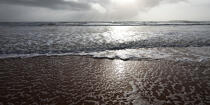 La plage d'Erdeven. © Philip Plisson / Plisson La Trinité / AA24592 - Nos reportages photos - Contre-jour