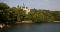 Le château du Hénan sur l''Aven. © Philip Plisson / Plisson La Trinité / AA24736 - Nos reportages photos - Aven [L']
