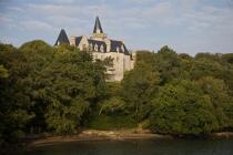 Le château du Hénan sur l''Aven. © Philip Plisson / Plisson La Trinité / AA24737 - Nos reportages photos - Château