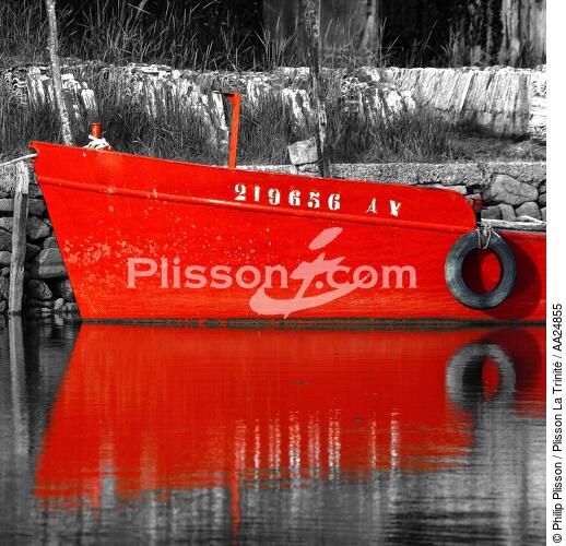 Sur la rivière de Crac'h. - © Philip Plisson / Plisson La Trinité / AA24855 - Nos reportages photos - Déco Marine