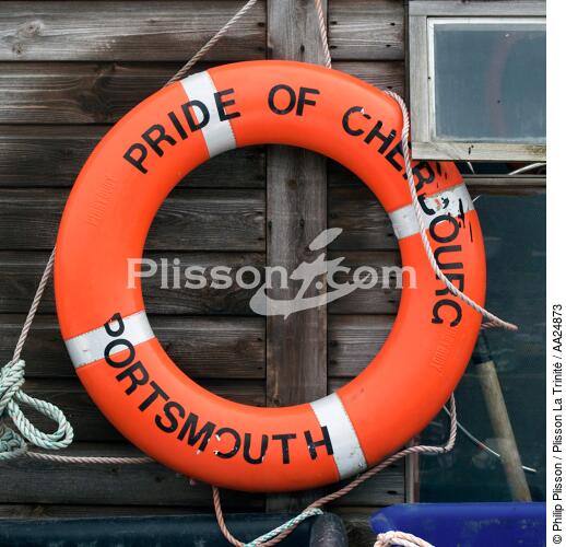 Alderney. - © Philip Plisson / Plisson La Trinité / AA24873 - Photo Galleries - Life buoy
