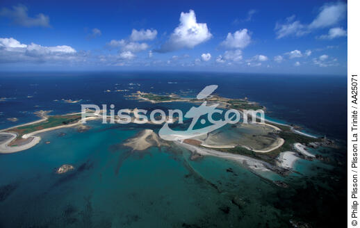 L'île d'Er à l'entrée du Jaudy. - © Philip Plisson / Plisson La Trinité / AA25071 - Nos reportages photos - Er