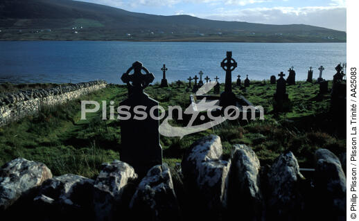 Croix celte en Irlande - © Philip Plisson / Plisson La Trinité / AA25083 - Nos reportages photos - Irlande, l'île verte
