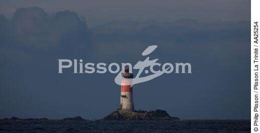 Le phare des Pierres Noires. - © Philip Plisson / Plisson La Trinité / AA25254 - Nos reportages photos - Pierres Noires [Les]