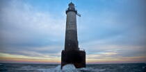 Le phare d'Ar Men dans la Chaussée de Sein. © Philip Plisson / Plisson La Trinité / AA25390 - Nos reportages photos - Sein [Chaussée de]