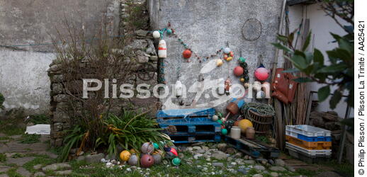 Sur l'île de Sein. - © Philip Plisson / Plisson La Trinité / AA25421 - Nos reportages photos - Vue non aérienne