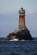 Le phare de la Vieille dans le Raz de Sein. © Philip Plisson / Plisson La Trinité / AA25480 - Nos reportages photos - Vue non aérienne