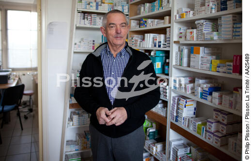 Le médecin de l'île de Sein - © Philip Plisson / Plisson La Trinité / AA25489 - Nos reportages photos - Finistère