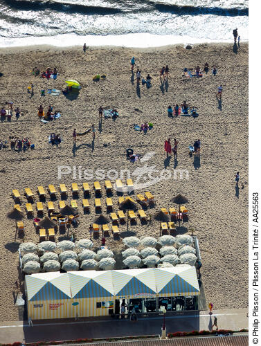 Châtelaillon plage - © Philip Plisson / Plisson La Trinité / AA25563 - Photo Galleries - Leisure