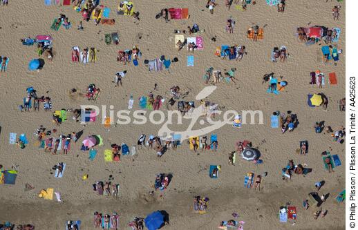 ile de Ré. - © Philip Plisson / Plisson La Trinité / AA25623 - Nos reportages photos - Accessoire de plage
