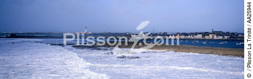 Sein island - ©  / Plisson La Trinité / AA25944 - Photo Galleries - Foaming