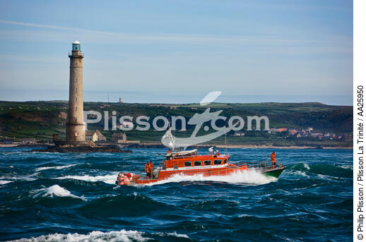 The lifeboat Goury in the Raz Blanchard. - © Philip Plisson / Plisson La Trinité / AA25950 - Photo Galleries - From Barfleur to Granville