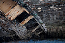 Wrecks of tuna fishing boat in Plouhinec © Philip Plisson / Plisson La Trinité / AA26602 - Photo Galleries - Etel [The River  of]