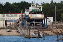La Magouer Shipyard in Plouhinec © Philip Plisson / Plisson La Trinité / AA26616 - Photo Galleries - Shipyards