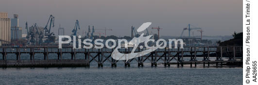 Port de commerce de Lorient - © Philip Plisson / Plisson La Trinité / AA26655 - Nos reportages photos - De Bénodet à Etel