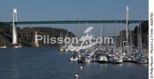 La Roche-Bernard - © Philip Plisson / Plisson La Trinité / AA26760 - Photo Galleries - Bridge