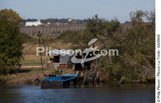 La Vilaine river - © Philip Plisson / Plisson La Trinité / AA26840 - Photo Galleries - Square net fishing