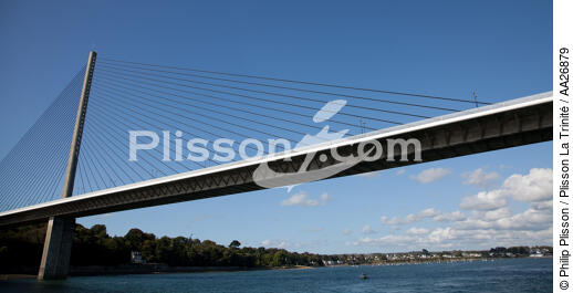 The Iroise bridge at Brest. - © Philip Plisson / Plisson La Trinité / AA26879 - Photo Galleries - Brest Harbour