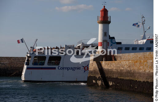 Dans le port de Groix - © Philip Plisson / Plisson La Trinité / AA26907 - Nos reportages photos - Feu de port